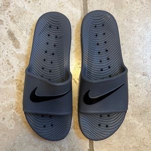 Mens Nike slides, size 11